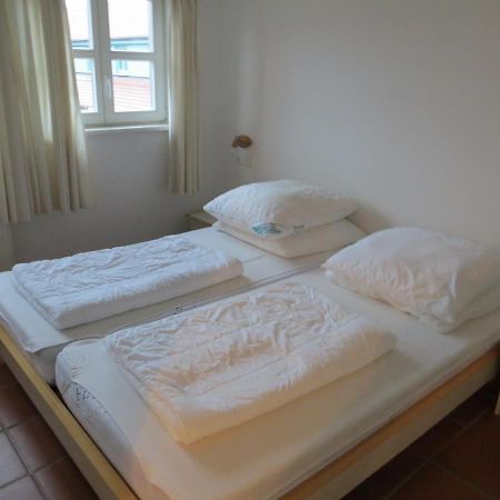 Bernsteinnixe Dranske Buitenkant foto